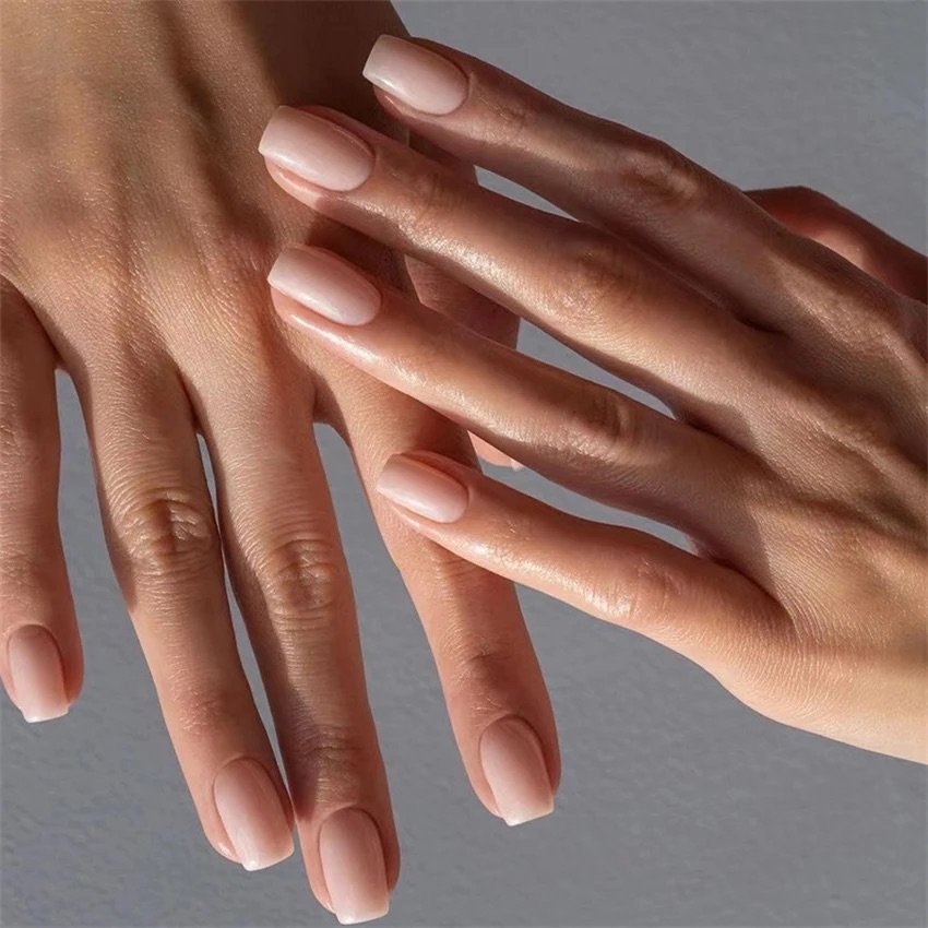 Uñas press on rosa nude claro cuadrada larga